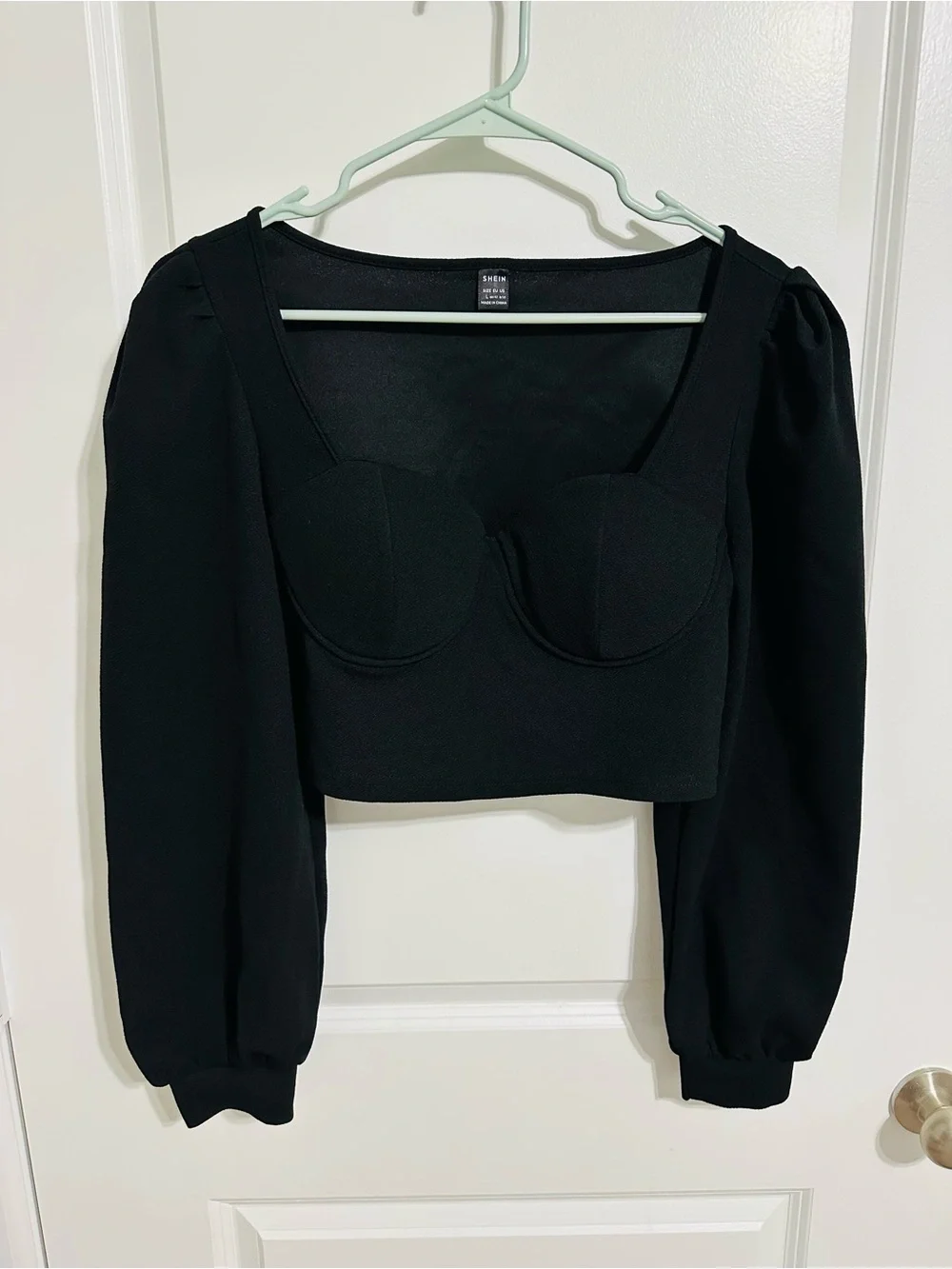 SHEIN Black Sweetheart Neck Puff Sleeve Crop Top